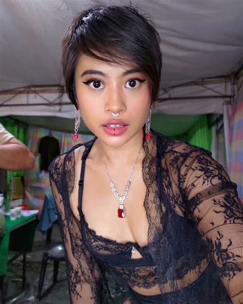 salome salvi (@salomaniacs) • Instagram photos and videos.